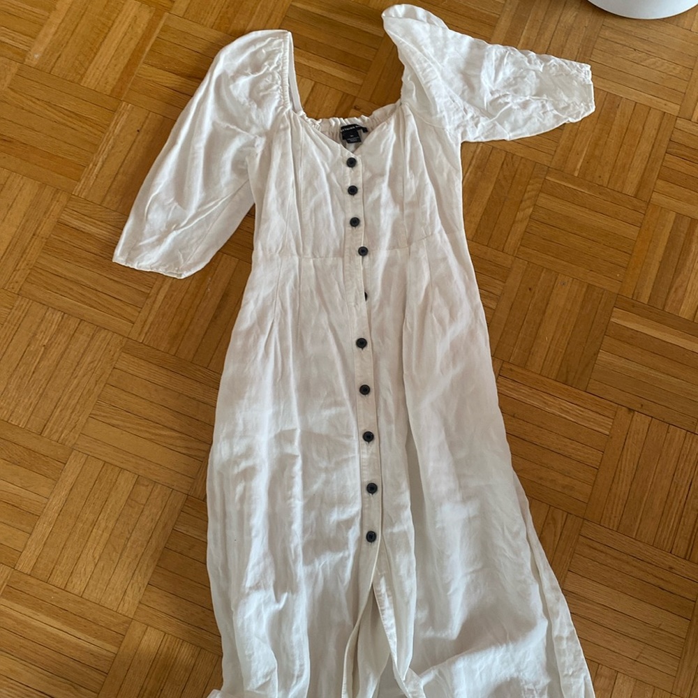Something Navy Maxi White puff sleeve dress